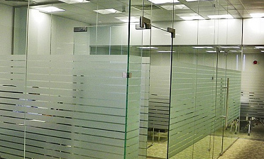 Стеклянные перегородки для офиса купить в Волгограде