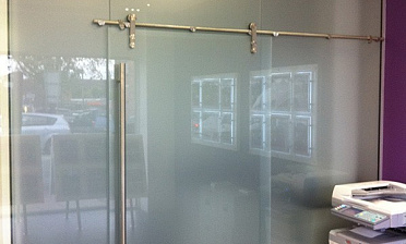 Перегородки из стекла непрозрачные, для офиса купить в Волгограде