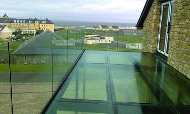 Стеклянные полы на балконе купить в Волгограде