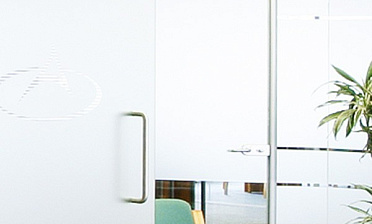 Перегородки из стекла в интерьере офиса купить в Волгограде