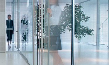 Перегородки в офис с прозрачным стеклом премиум купить в Волгограде