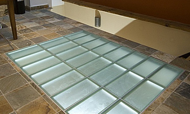 Стеклянный пол в квартиру с подсветкой купить в Волгограде