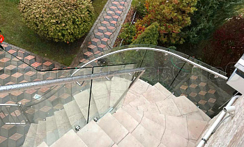 Стеклянные ограждения для улицы в Волгограде. Готовые проекты ПерилаГлавСнаб Стеклянные ограждения для улицы в Волгограде. Готовые проекты ПерилаГлавСнаб