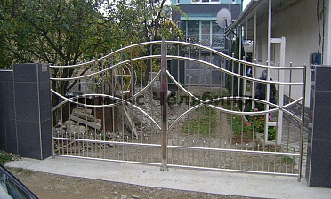 Нержавеющие двустворчатые калитки с вертикальным заполнением купить в Волгограде