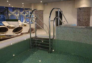 Ограждения и поручни из нержавеющей стали для бассейна, бани и сауны купить в Волгограде