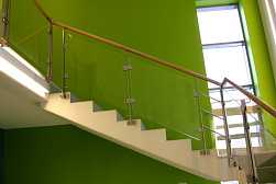 Стеклянные перила для колодезных лестниц в Волгограде. Готовые проекты ПерилаГлавСнаб - фото 12