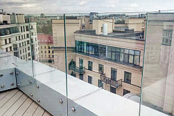 Цельностеклянные ограждения для крыш в Волгограде. Готовые проекты ПерилаГлавСнаб - фото 24 Цельностеклянные ограждения для крыш в Волгограде. Готовые проекты ПерилаГлавСнаб - фото 24