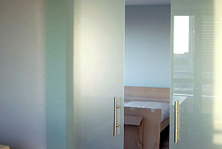 Раздвижные стеклянные двери в Волгограде. Готовые проекты ПерилаГлавСнаб - фото 7