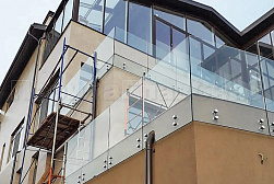 Цельностеклянные ограждения на несущем стекле в Волгограде. Готовые проекты ПерилаГлавСнаб - фото 8