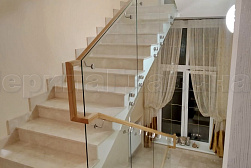 Цельностеклянные ограждения на несущем стекле в Волгограде. Готовые проекты ПерилаГлавСнаб - фото 1