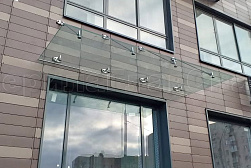 Стеклянные козырьки на вантах в Волгограде. Готовые проекты ПерилаГлавСнаб - фото 1