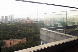 Цельностеклянные ограждения для крыш в Волгограде. Готовые проекты ПерилаГлавСнаб - фото 12 Цельностеклянные ограждения для крыш в Волгограде. Готовые проекты ПерилаГлавСнаб - фото 12