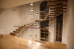 Стеклянные перила для винтовых лестниц в Волгограде. Готовые проекты ПерилаГлавСнаб - фото 2