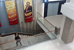 Стеклянные ограждения для торговых  и бизнес центров в Волгограде. Готовые проекты ПерилаГлавСнаб - фото 7