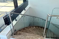 Стеклянные перила для винтовых лестниц в Волгограде. Готовые проекты ПерилаГлавСнаб - фото 5